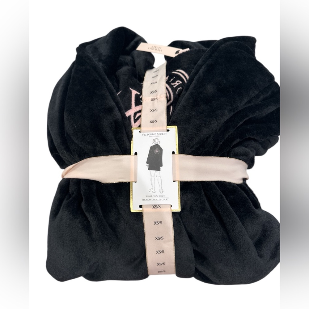 Victoria’s Secret Black Cozy Short Robe XS/S NWT Plush Soft